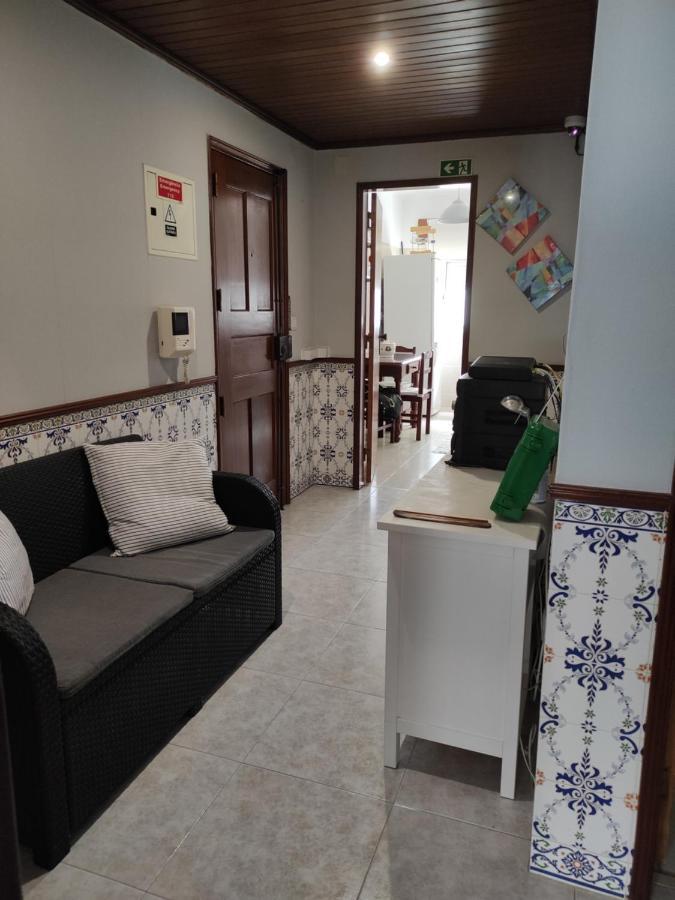 Guest House Patrocinio Corroios Bagian luar foto